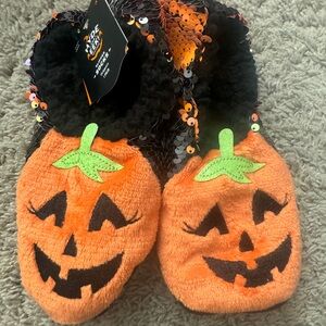 NEW Hyde & EEK Halloween orange sequin jack-o-lantern slippers SIZE: M/L, 8-10